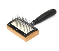 DINGO- Brosse Dans Un Support En Plastique